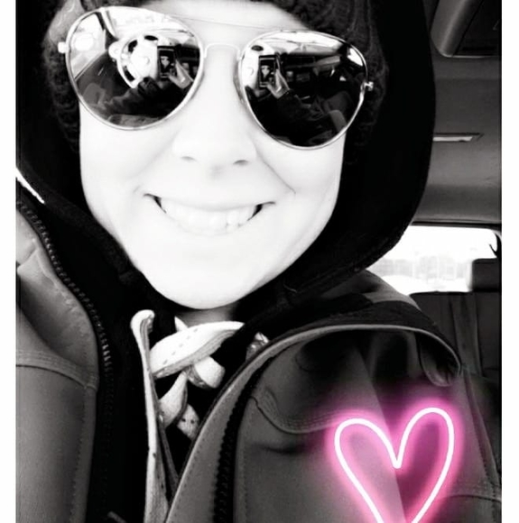 Meet your Posher, Katie - Picture 1 of 1
